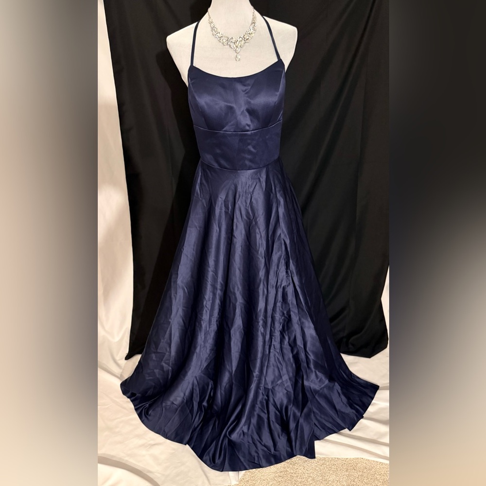 Elegant Navy Blue Evening Gown